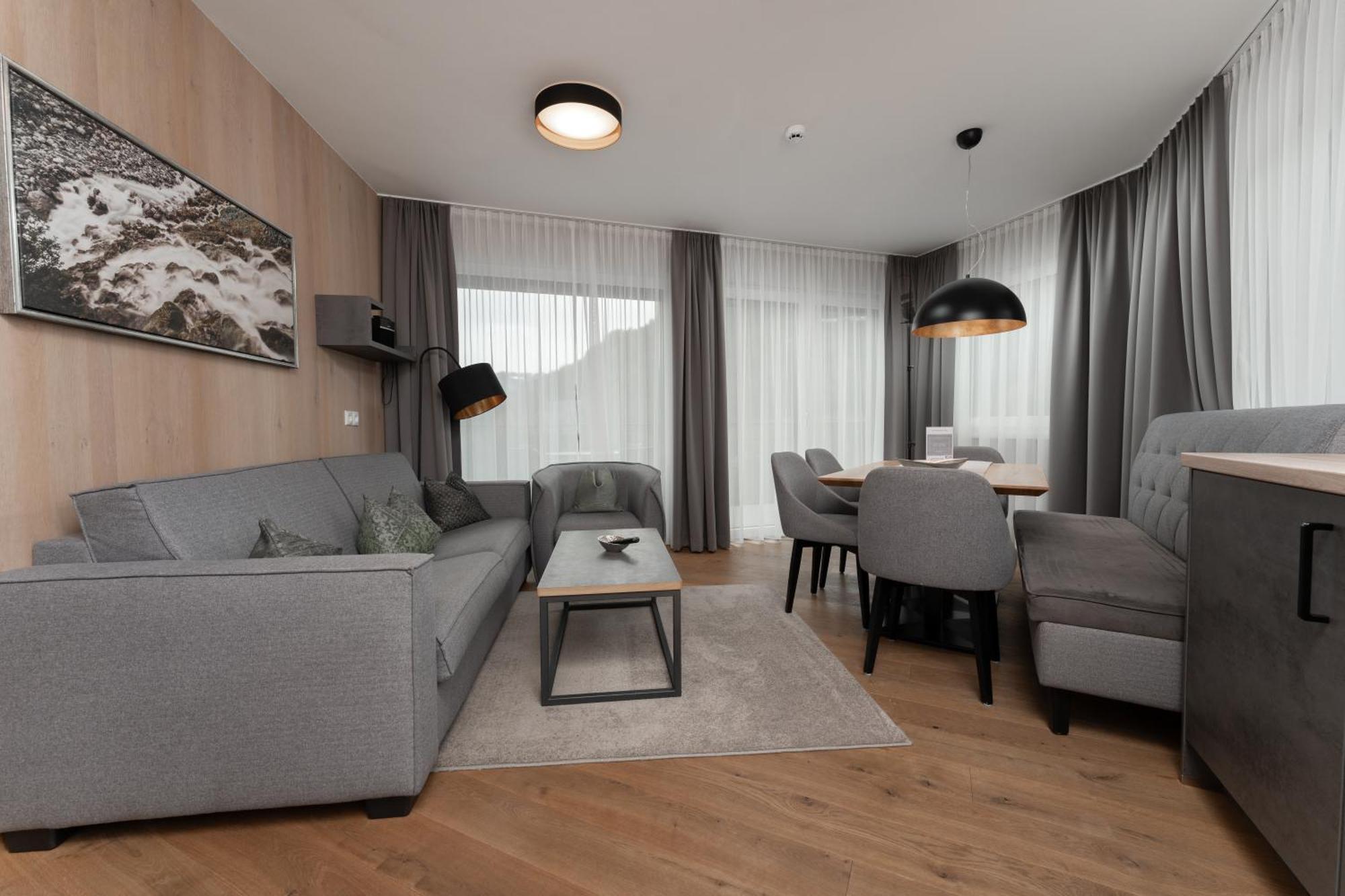 A Casa Elements