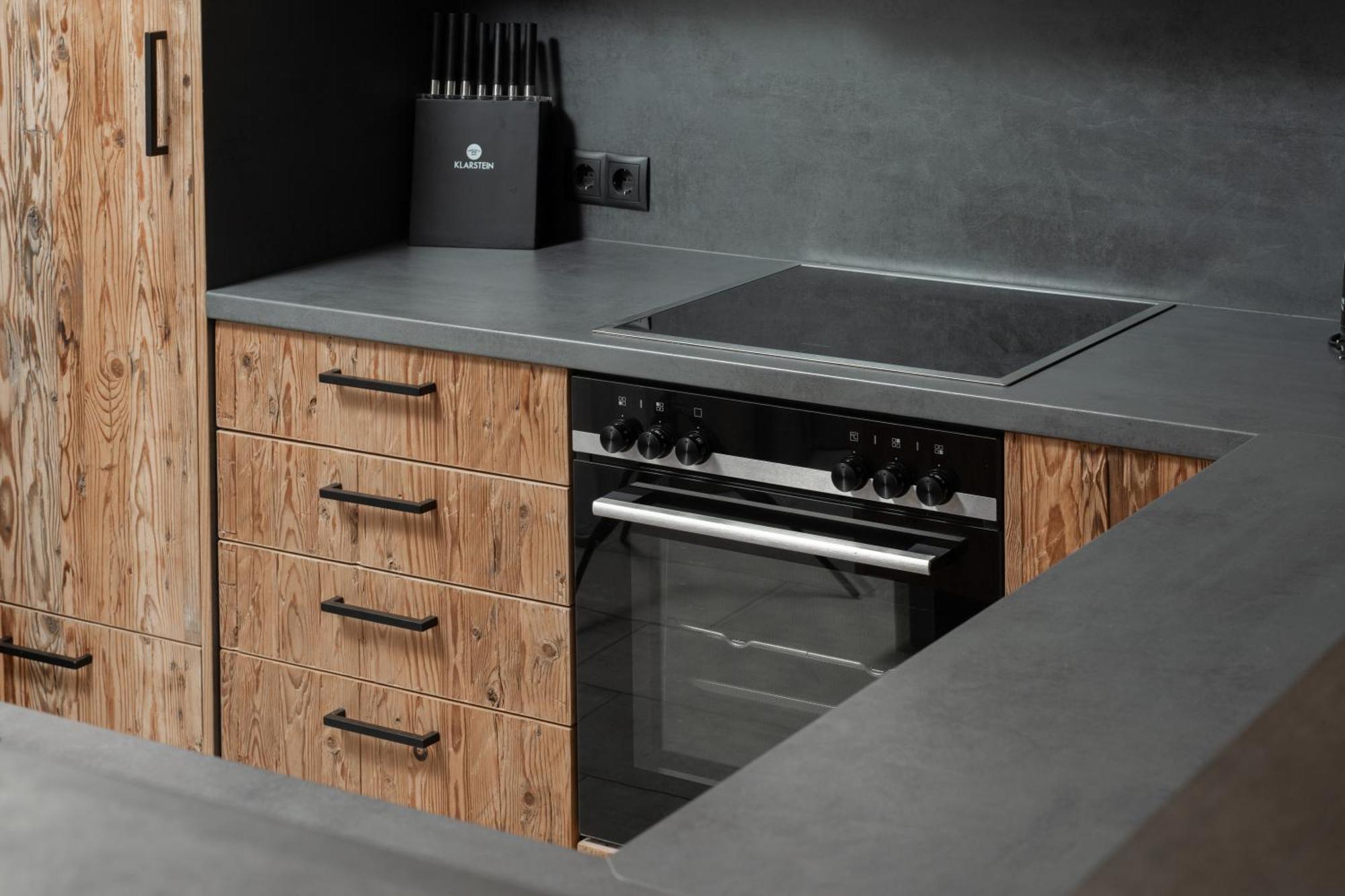 A Casa Elements